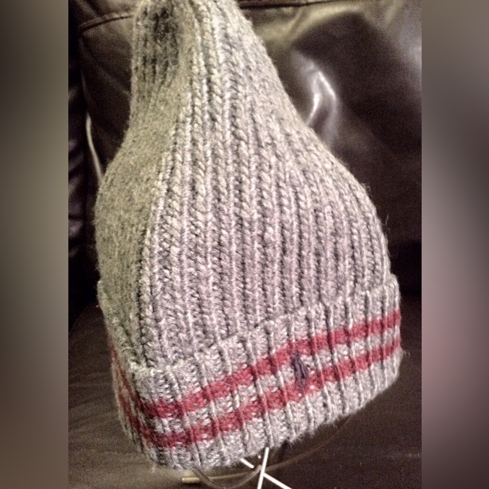 Polo Ralph Lauren Gray wool/cashmere Blend Knit Beanie with Red Stripes - Picture 3 of 4